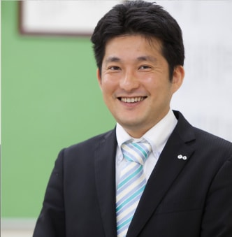 担任
